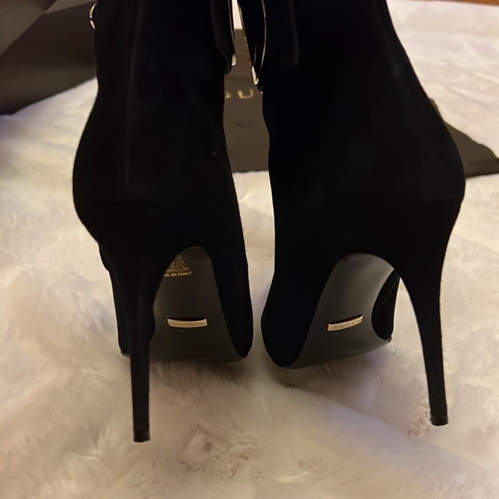 Used Gucci Boots (with box, dust bag) - Picture 9 of 11